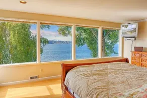Four Stone Beach House - Image 2
