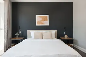 Deluxe Wicker Park Suites by Sonder - Image 3