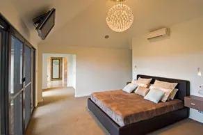 Chandelier's On Abbey - Image 5