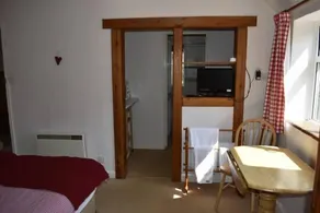 Flossie's B&B - Image 2