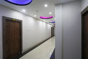 Hotel Tr Palace By OYO Rooms - Image 5