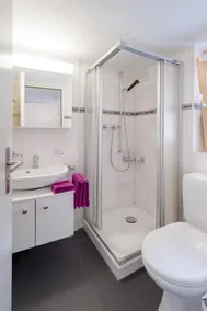 Cabana Apartments - Image 5