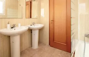 Awesome Apartment in La Duquesa With Outdoor Swimming Pool, Outdoor Swimming Pool and 3 Bedrooms - Image 3