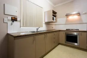 Pet Friendly 2BR APT with Balcony in East Vic Park - Image 3