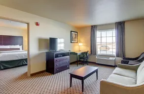 Cobblestone Inn & Suites Steele - Image 4