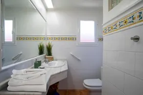 10 Bedroom 5 Star Luxury Villa & Heated Pool 6 seater jacuzzi near Alicante - Image 2