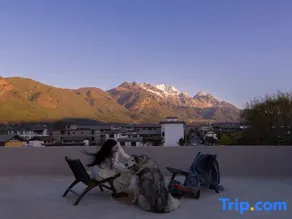 Accompanied by hidden snow and mountain views, a beautiful overnight stay - Image 5