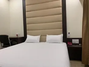 Hotel Bless Inn - Image 4