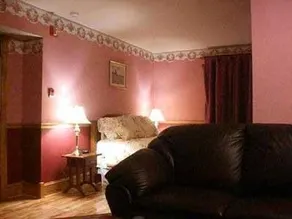 The Victorian - Candle Bed & Breakfast - Image 2