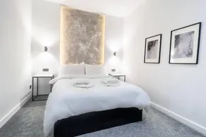Stunning Luxury Apartment Near Motherwell - Image 2