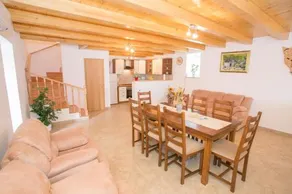 Pets Friendly Fully Fenced Villa Angela with Pool - Image 4