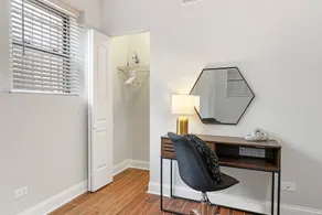 1BR Delightful Apartment in Ravenswood - Image 2