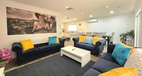 Central Villa/Two King beds/Disabled/Family/Pets - Image 3
