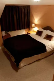 Oak Inn - Image 4