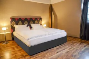 Rhöner Botschaft Leist Style & Heimat Hotel Engel - Image 5