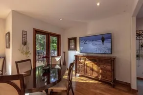Whytecliff Park place near ocean - Image 4