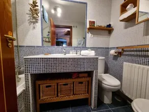 25A01 Duplex con jardín y garaje - Image 3