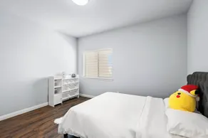 Modern Spacious Home Bright Family Group Friendly - Image 2