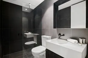 Elegant 1-bed Apartment With Premium Amenities - Image 3