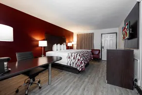 Riverfront Inn - Image 5