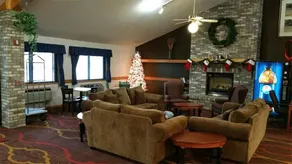 Quality Inn & Suites - Image 4