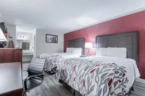 Red Roof Inn Forrest City - Image 4