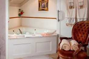 Morgan Samuels Inn - Image 2
