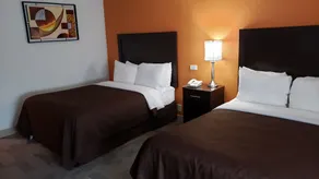 Clarion Inn - Image 4