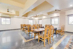 Fabhotel Shreeyash Residency - Image 5
