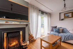Beautiful 4-bed House in Monmouth - Image 2
