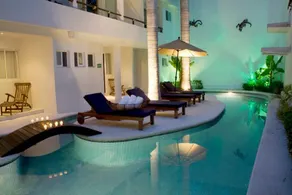 El Hotelito - Image 2