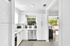 Enjoy a Comfortable Stay at this House - Image 2