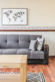TMS Spacious 3-bed House! Tilbury! Free Parking! - Image 2