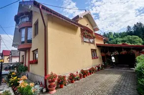 Casa cu Flori Moisei - Image 2