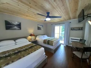 The Carter Lodge On The River - Image 5