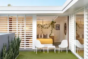 The Luxury White House - Image 2