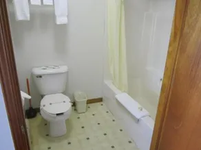 Bishop's Motel - Image 3