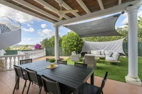 Échappée ensoleillée à Moraira dans une villa pour 8 - Image 4
