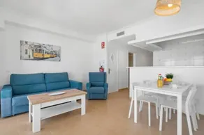 Apartamento frente a la playa con vistas - Image 2