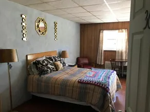 Pittsfield Motor Inn - Image 5