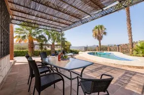 Beautiful Villa With Amazing Mountain Views - Image 5