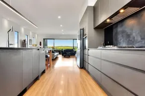 Panorama House on Stanhope Country Elegance in the Heart of Elderslie - Image 2