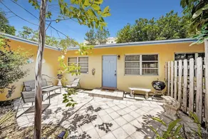 Lovely 1 bedroom unit with work station - Image 2