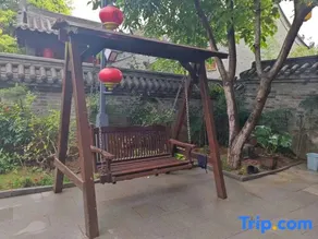 Longfengshan Ancient Town Pomegranate Garden Homestay - Image 5