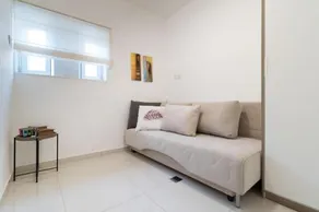 Modern Pearl in Historic setting - Image 5