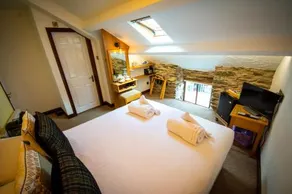 The Sun Inn - Image 2
