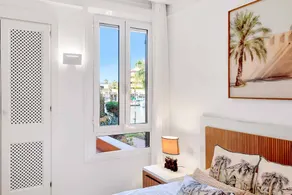 YOLO Spaces - Sotogrande Marina Luxury Apartment - Image 3