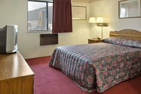 Super 8 by Wyndham Butler - Image 3