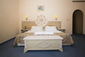 Royal Marina - Image 2
