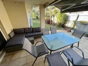Sandstone Point Holiday Home - Image 4